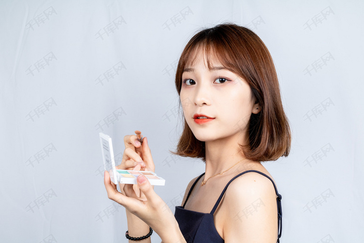 云业务增长32%！谷歌(GOOGL.US)计划850亿美元AI基础设施投资 预告2026年支出将进一步增加