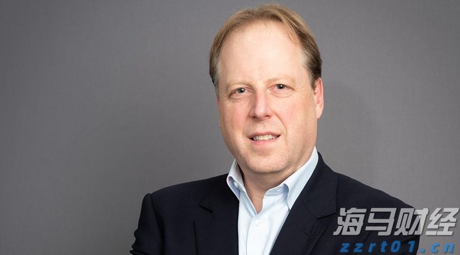 一客车利用粤澳两地牌藏匿走私燕窝被拱北海关查获